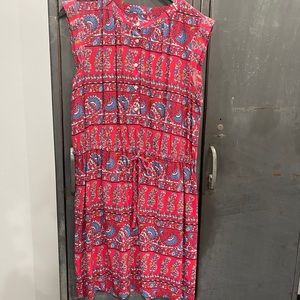 Loft dress with tie waist.